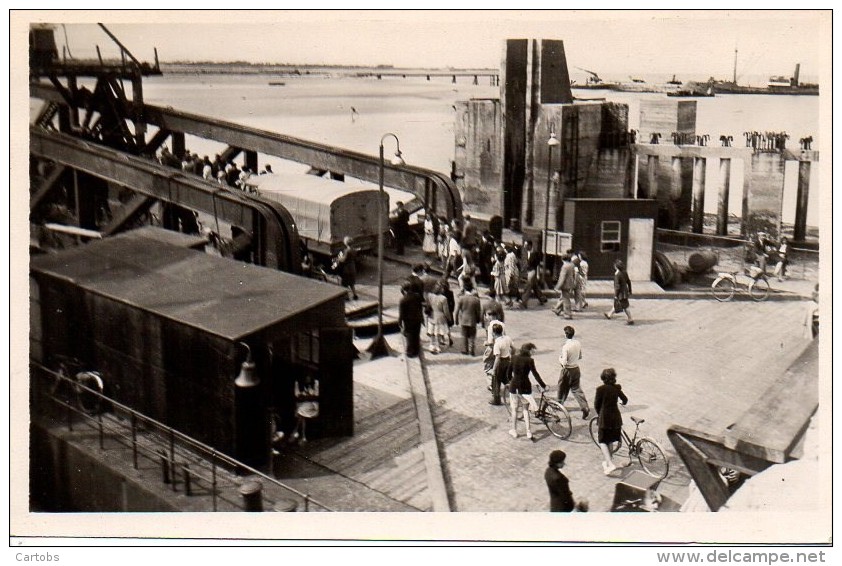 17 ILE De RE   SABLANCEAUX  Ponton  - L'Embarquement - Ile De Ré