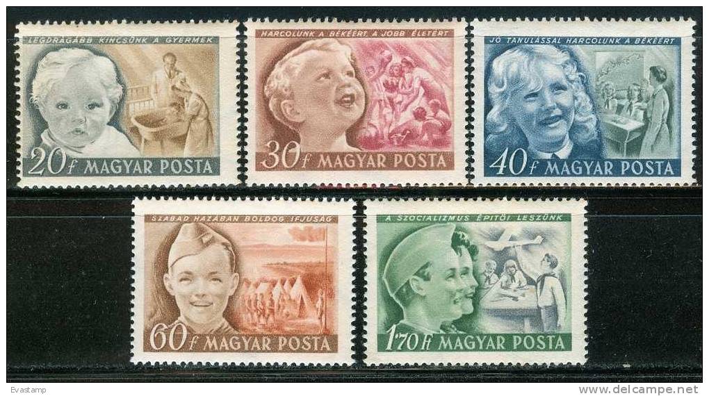 HUNGARY-1950.- Children´s Day Cpl. Set MNH!! Mi:1101-1105. - Unused Stamps