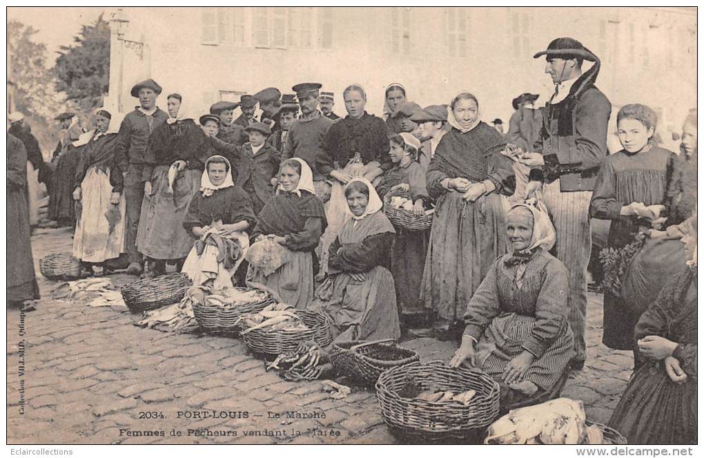 Port Louis     56      Marché. Femmes De Pêcheurs Vendant La Marée   (voir Scan) - Port Louis