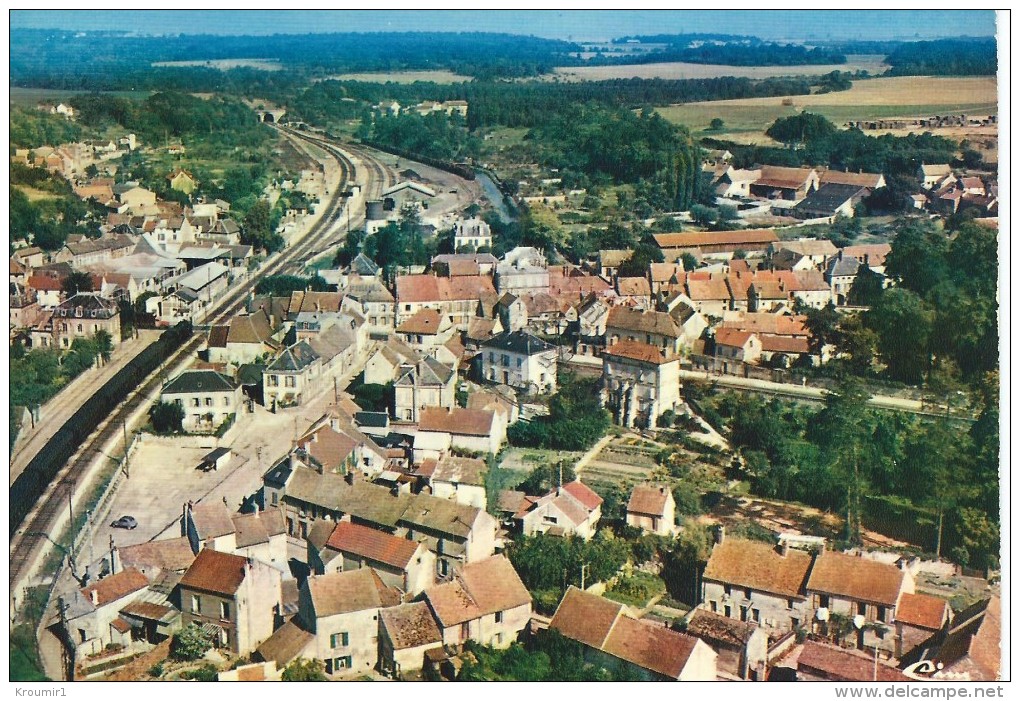 CHARS Vue Générale Aérienne - Chars