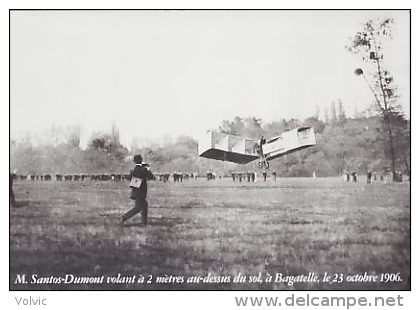 - CPA Repro - M.Santos -Dumont Volant à 2 Mètres Au-dessus Du Sol, à Bagatelle , Le 23 Octobre 1906 - Sonstige & Ohne Zuordnung