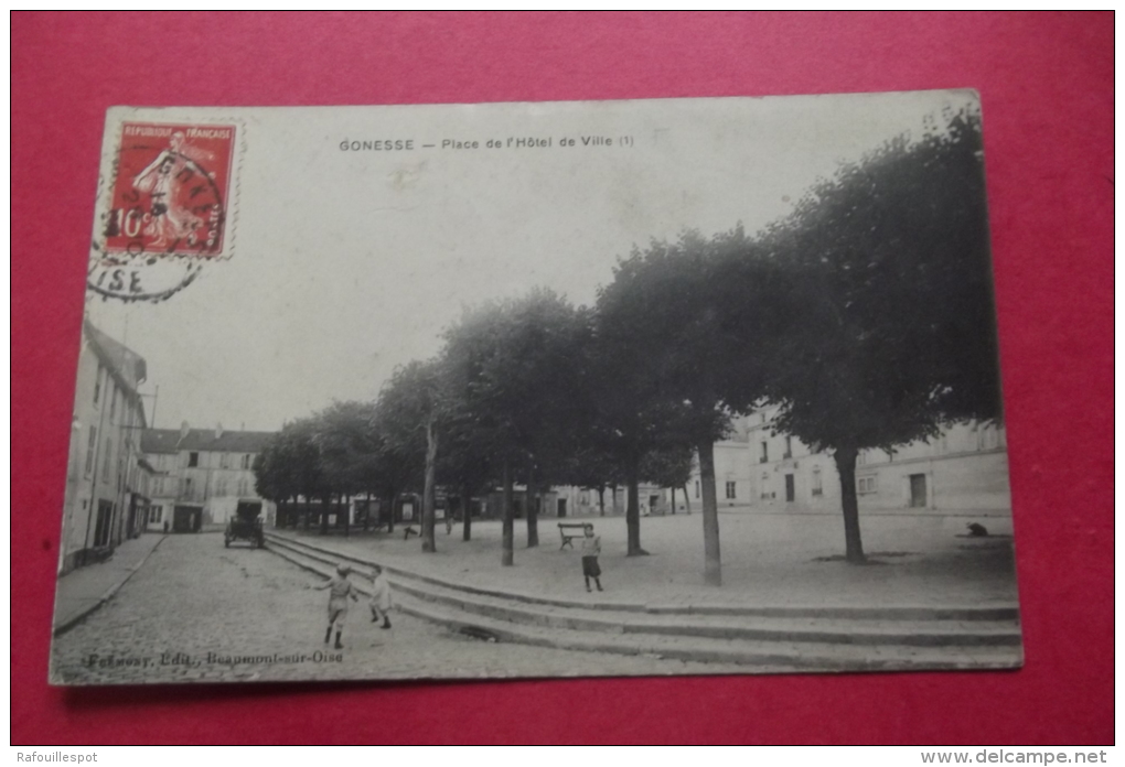 Cp Gonesse Place De L'hotel De Ville ( 1) - Gonesse