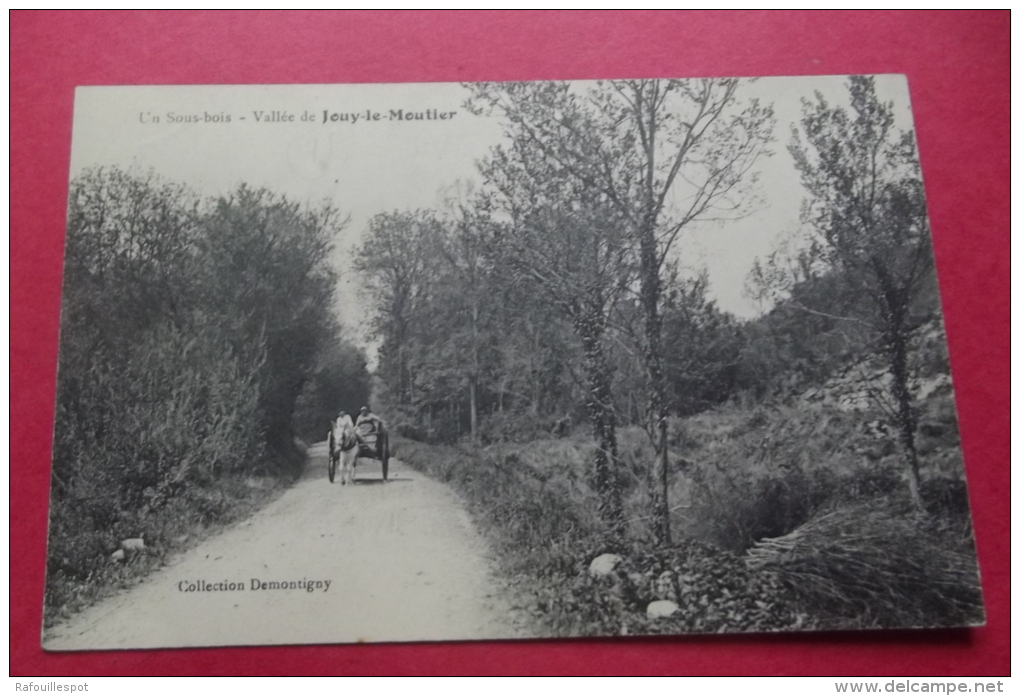 Cp Jouy Le Moutier Un Sous Bois - Jouy Le Moutier