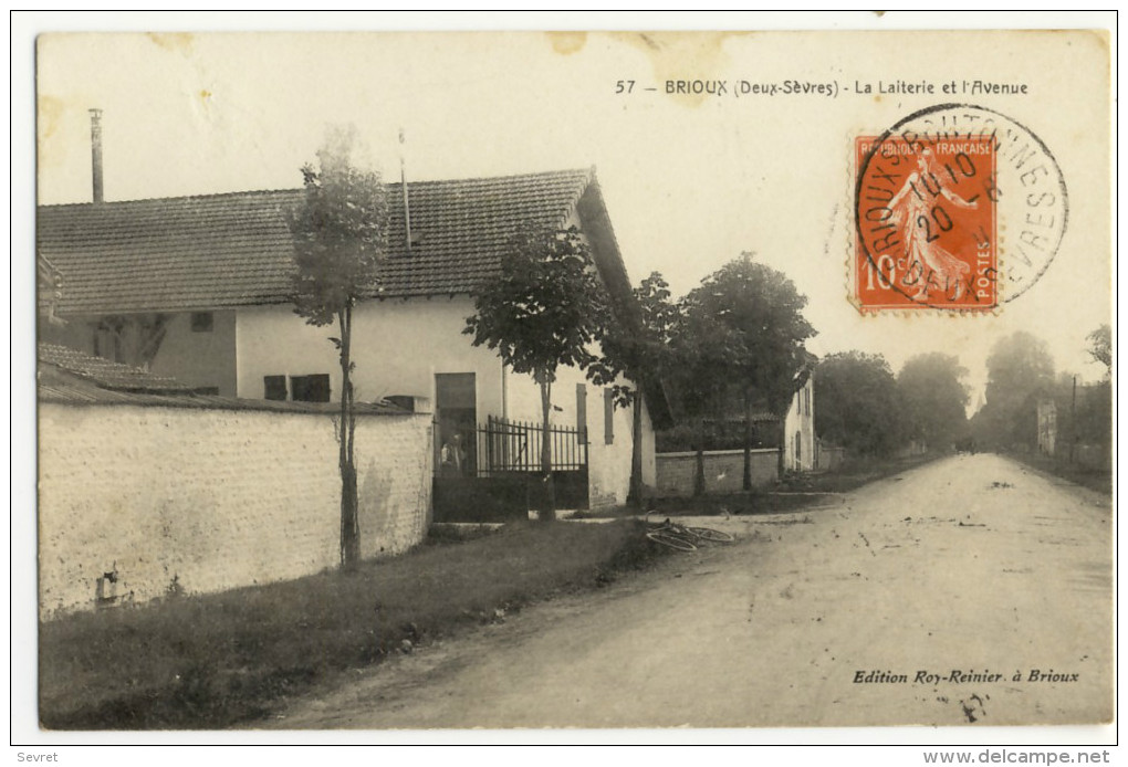 BRIOUX. - La Laiterie Et L´Avenue. Carte Très Rare - Brioux Sur Boutonne