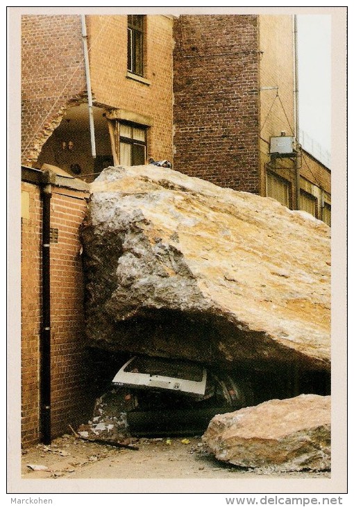 BELGIQUE (16/10/1995) : Un Rocher De 520 Tonnes Tombe Dans Une Rue De Dinant. CARTE 134 DES ARCHIVES DU "SOIR" (2005). - Catastrophes