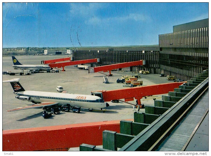 AK FLUGWESEN AERODROME FLUGHAFEN AIRPORT HANNOVER  BEA ALTE POSTKARTE 1974 - Aerodrome