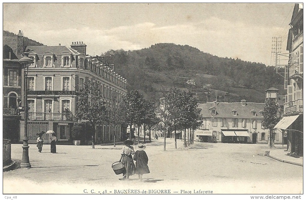 Htes Pyrénées : Bagnères De Bigorre, Place Lafayette - Bagneres De Bigorre