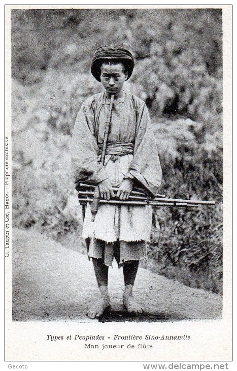 Frontière Sino-annamite -    Man  Joueur De Flûte - China