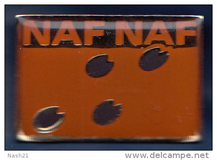 Pin's  ;    NAF NAF - Marques