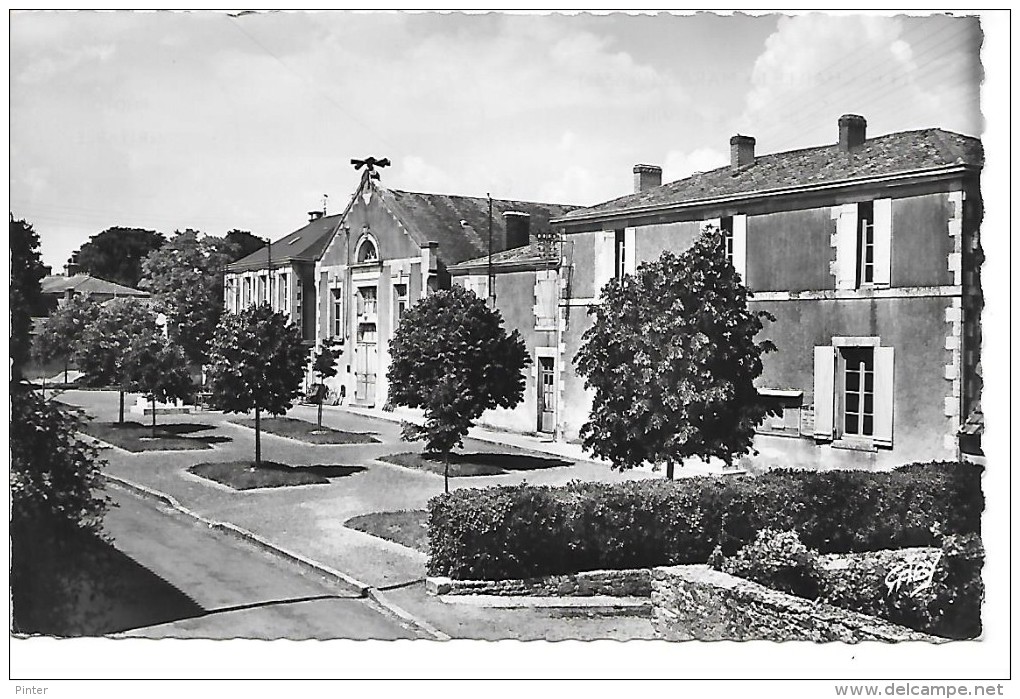 CHAILLE LES MARAIS - Place De L'Hôtel De Ville - Chaille Les Marais