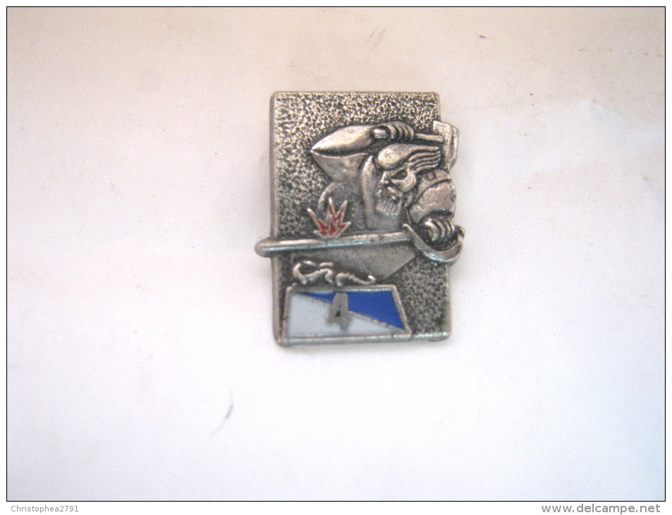 INSIGNE PINS REGIMENT DU MATERIEL A IDENTIFIER 4° RMAT ? Y.DELSART  ETAT EXCELLENT - Militaria