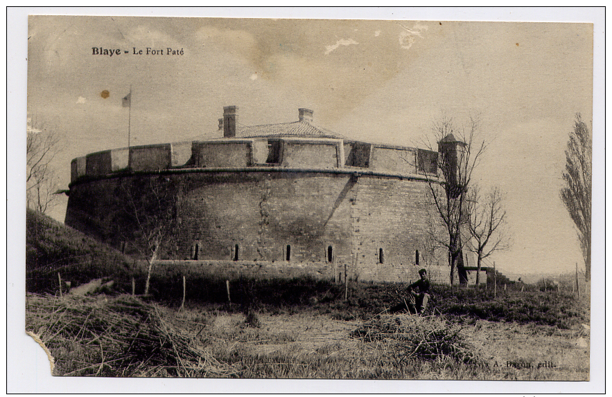 BLAYE.	Le Fort Paté (Vauban)	Manque Un Angle.	Ref	0023 - Blaye