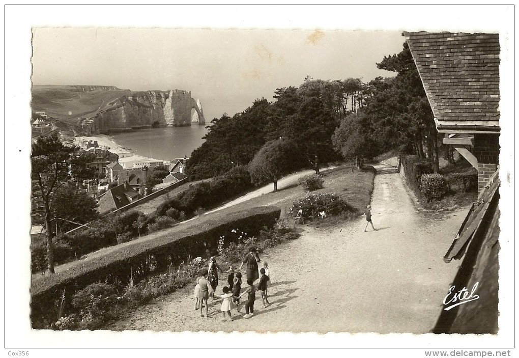 CPSM 76 ETRETAT La Porte D'Aval Vue De La Maison Familiale - Etretat