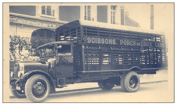 COPIE PHOTO BETAILLERE  TRANSPORT PORCS  :   SOISSONS - LAON - Trucks