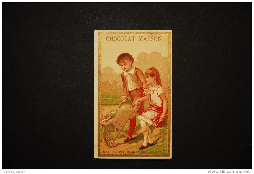 Chromos Et Images, Chromos, Chocolat MASSON Une Poupée Bien Exposée Enfants A La Brouette - Autres & Non Classés