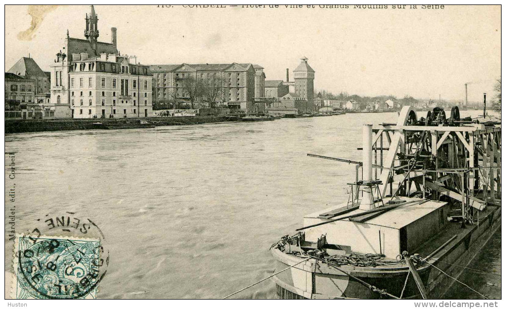 CORBEIL - Hôtel De Ville - Grands Moulins Sur La Seine Avec Péniche - Corbeil Essonnes