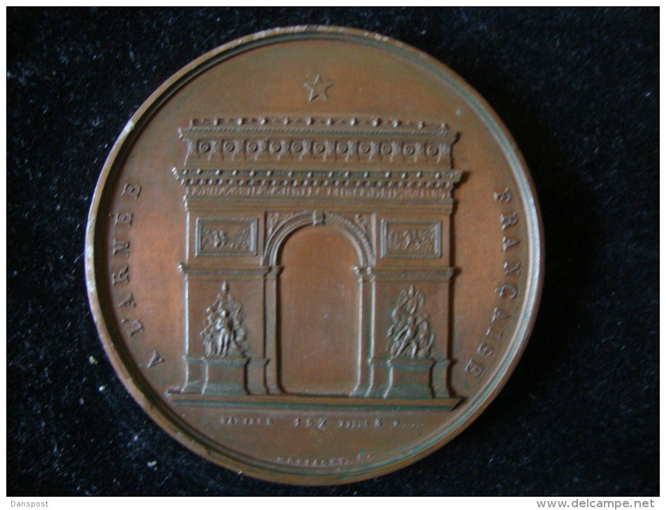 Medaille De L’Inauguration De L’Arc De Triomphe Bronze 51 Mm 81,5 Gr. - Monarquía / Nobleza