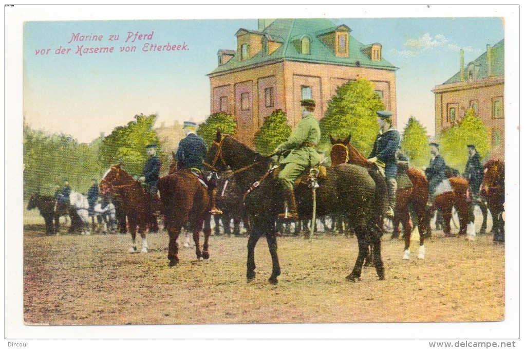 29977   -   Marine  Zu  Pferd  Vor Der  Kaserne  Van Etterbeek  -  Militaires - Etterbeek