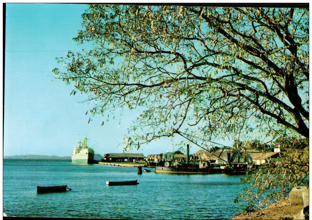 Cpm  MADAGASIKARA   Port Commercial  Diego.Suarez - Madagascar