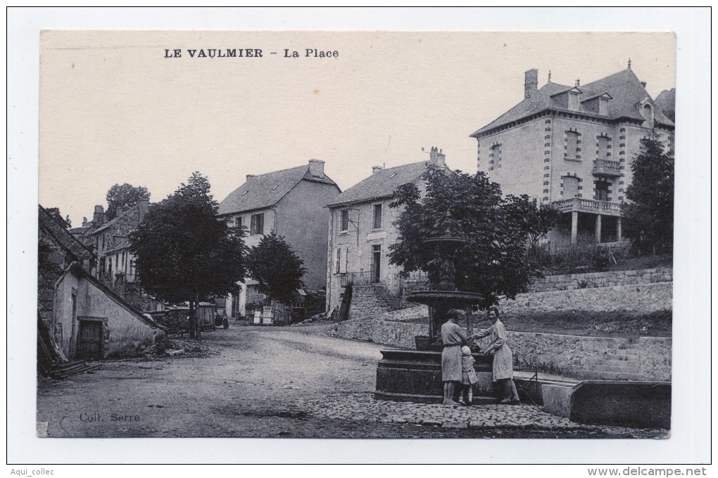 LE VAULMIER ET LAMORETIE  15 CANTAL  LA PLACE - Autres & Non Classés