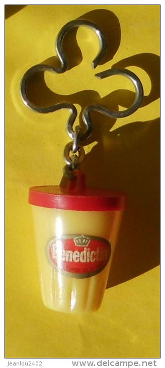 PORTE CLEFS "BENEDICTIN"  MOUTARDE - Portachiavi