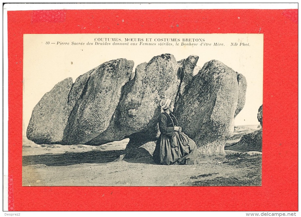 Pierre Sacrée Des Druides Cpa Animée        80 ND - Dolmen & Menhirs