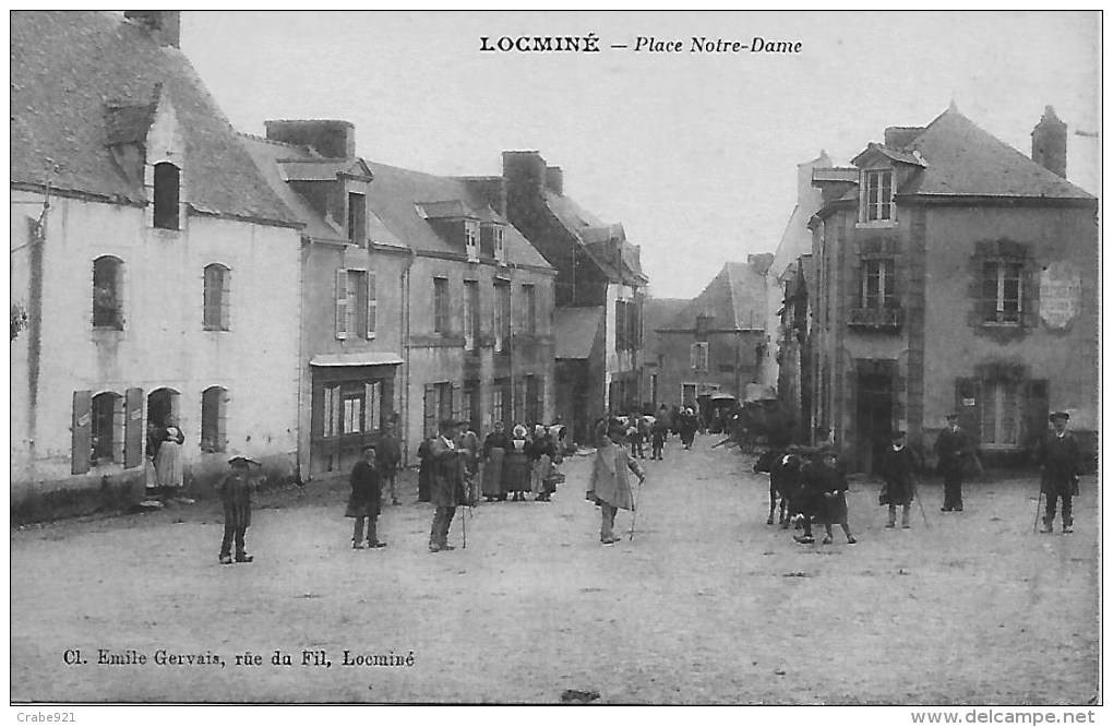 56 LOCMINE PLACE NOTRE DAME Avec Ses Habitants  Edt E Gervais Rue Du Fil à LOCMINE  TRES ANIMEE  TBE - Locmine