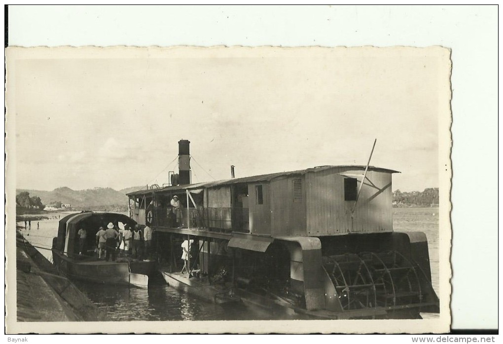 CAR6   --   BANGUI  ( A.E.F. )   --   BATEAU A ROUES A QUAI  --   SHIP, DAMPFER  --  REAL PHOTO PC - Zentralafrik. Republik