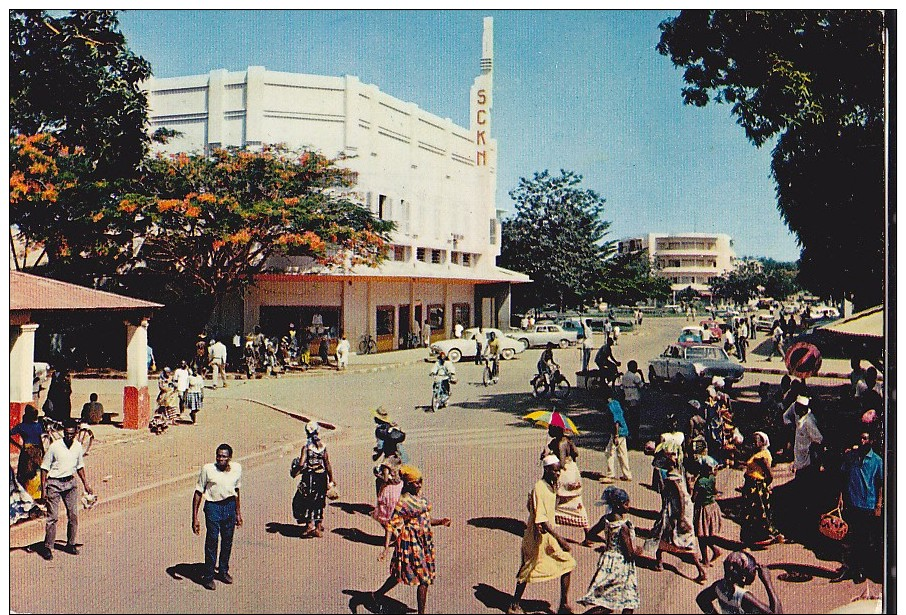 BANGUI  Avenue De L' Indépendance - Centraal-Afrikaanse Republiek