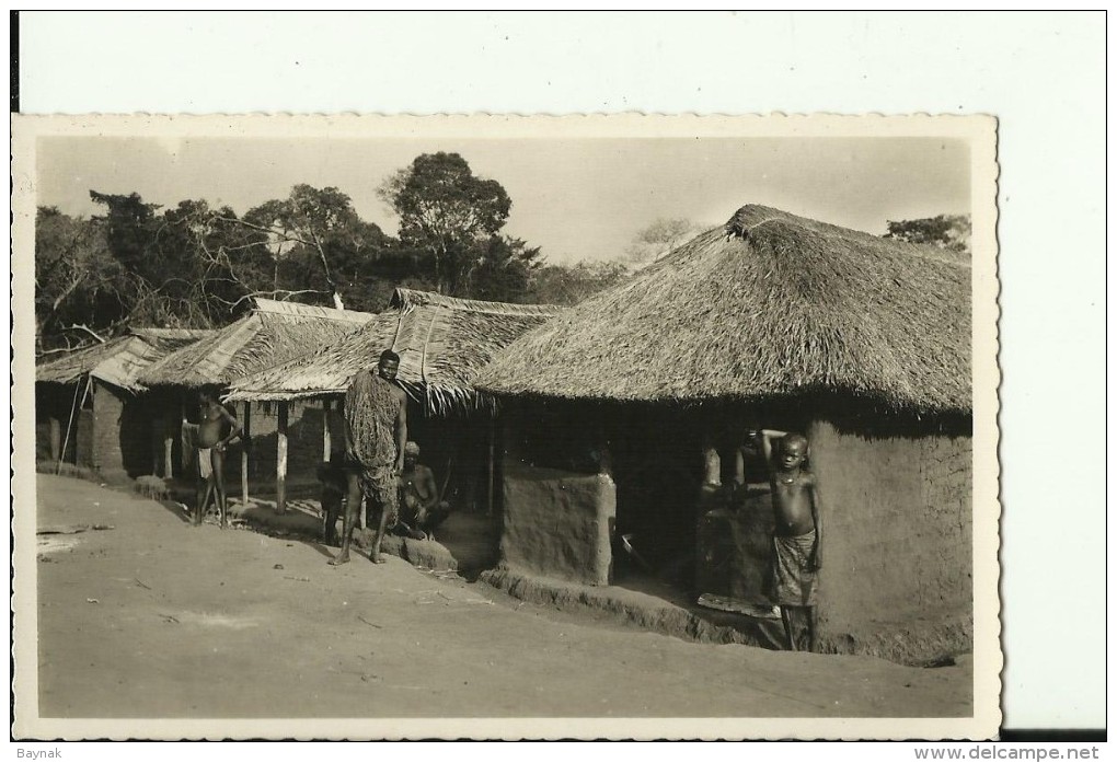 CAR37   --    OUBANGUI  ( A.E.F. )   --   TYPE  D `HABITATIONS INDIGENES DE LA BROUSSE - Zentralafrik. Republik