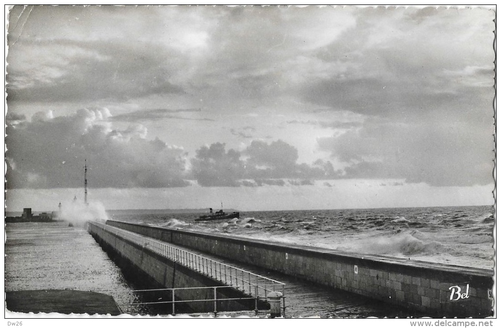 Le Havre - Effets De Vagues Sur La Jetée - Edition Bellevues - Carte Bel Dentelée - Port