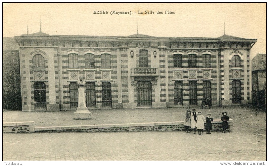 CPA 53 AMBRIERES ECOLE DES FILLES 1905 - Ambrieres Les Vallees