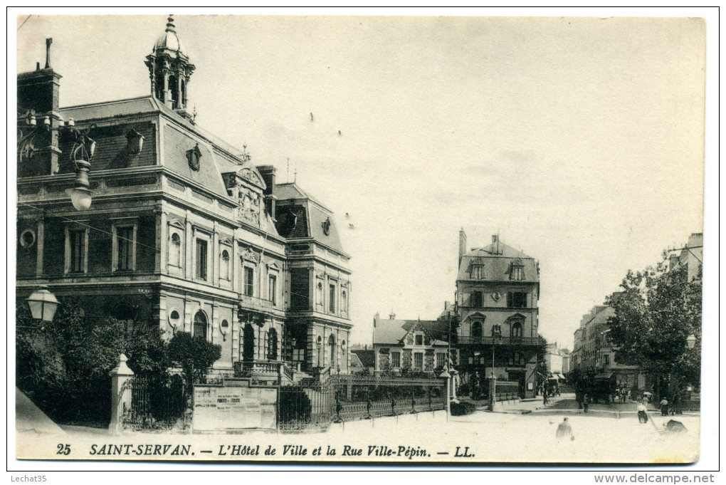 CPA 35 SAINT SERVAN SUR MER  --  L´ Hôtel De Ville Et La Rue Ville-Pépin - Saint Servan