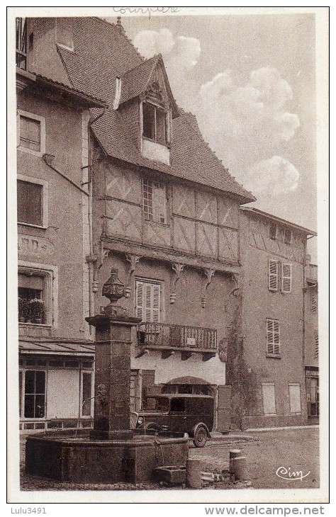 CPA-COURPIERE (63) - La Fontaine Devant La Maison Gothique - Courpiere