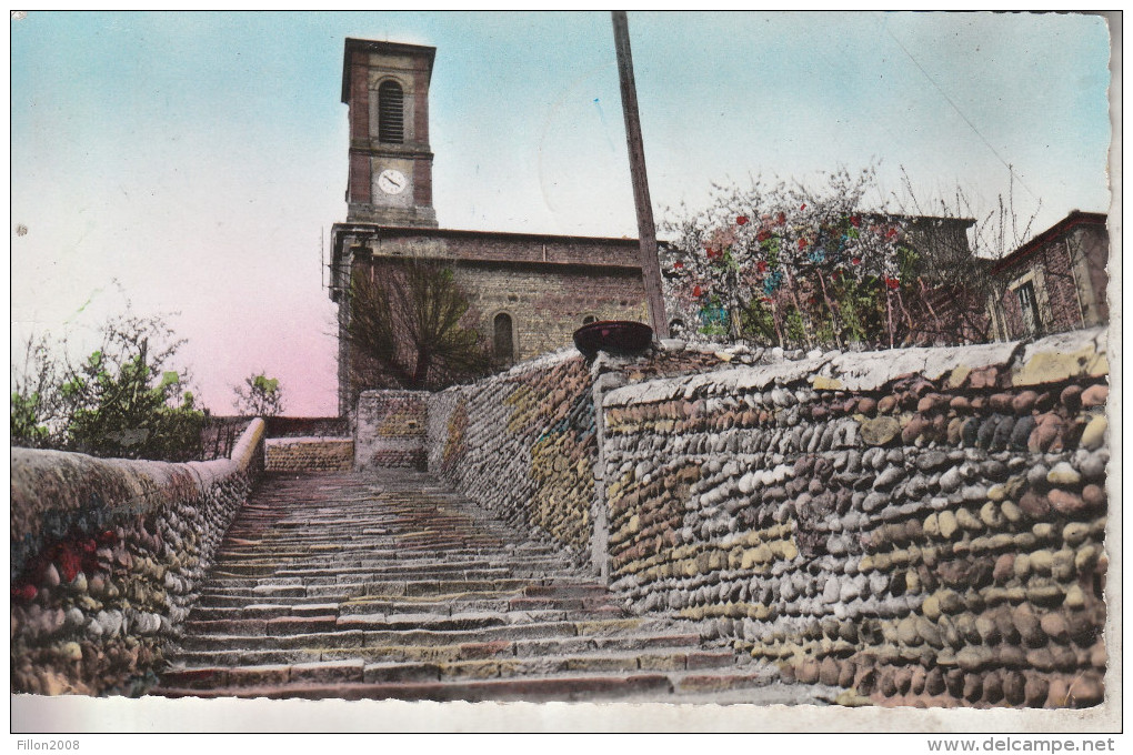 CHANAS (38) La Montée Vers L'Eglise - Chanas