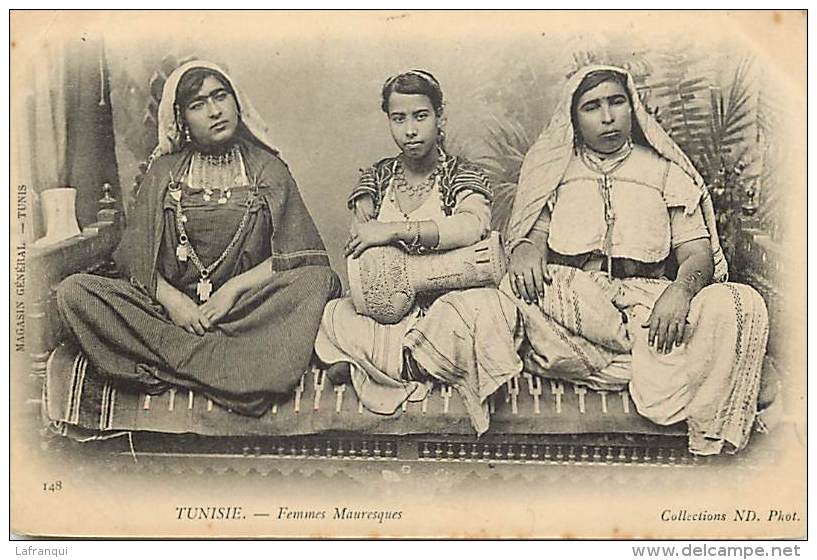 Tunisie -ref A306- Femmes Mauresques - Collection Nd Photo   - Carte Bon Etat  - - Tunisie