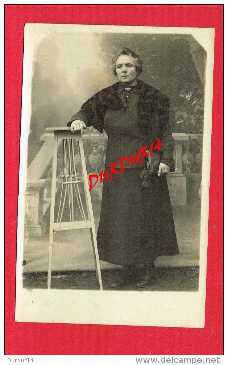 Orne - BRIOUZE - Carte Photo...Femme ...(Photographe C. Duponchel...Grande-Rue...) - Briouze