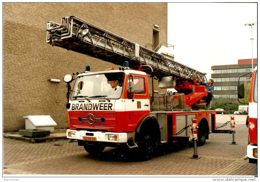 Brandweerwagen Beoordeling. Echte En Unieke Foto. S'Gravenhage, 23/05/1987. - Firemen