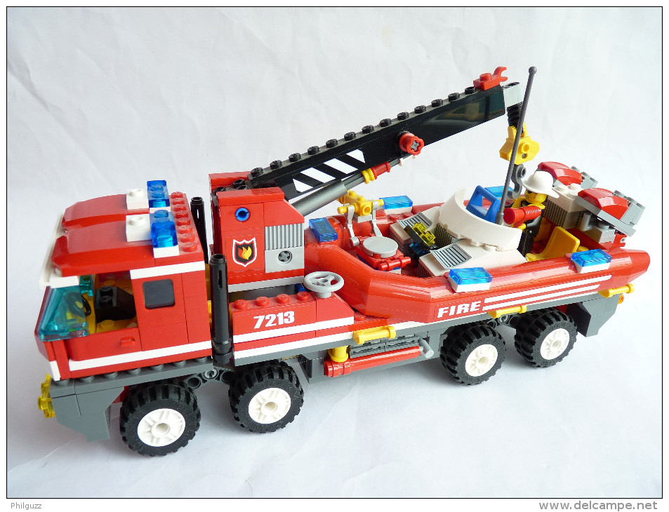 FIGURINE CAMION DE POMPIER Tout-terrain Et Le Bateau Des Pompiers - LEGO 7213 (1) Légo - Lego System