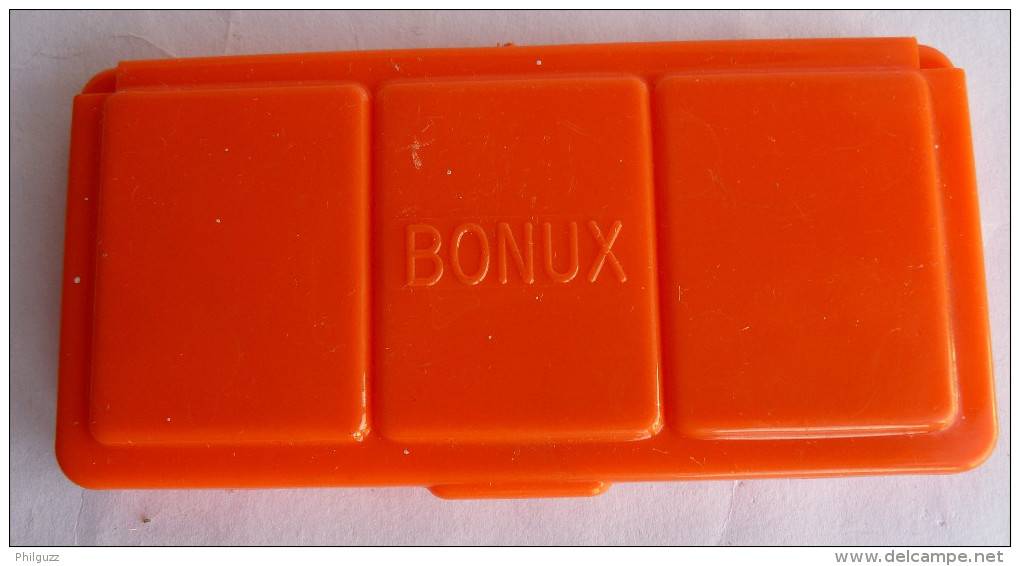 CADEAU BONUX BOITE A PASTEL Avec Pinceau Sans Peinture - Militaires