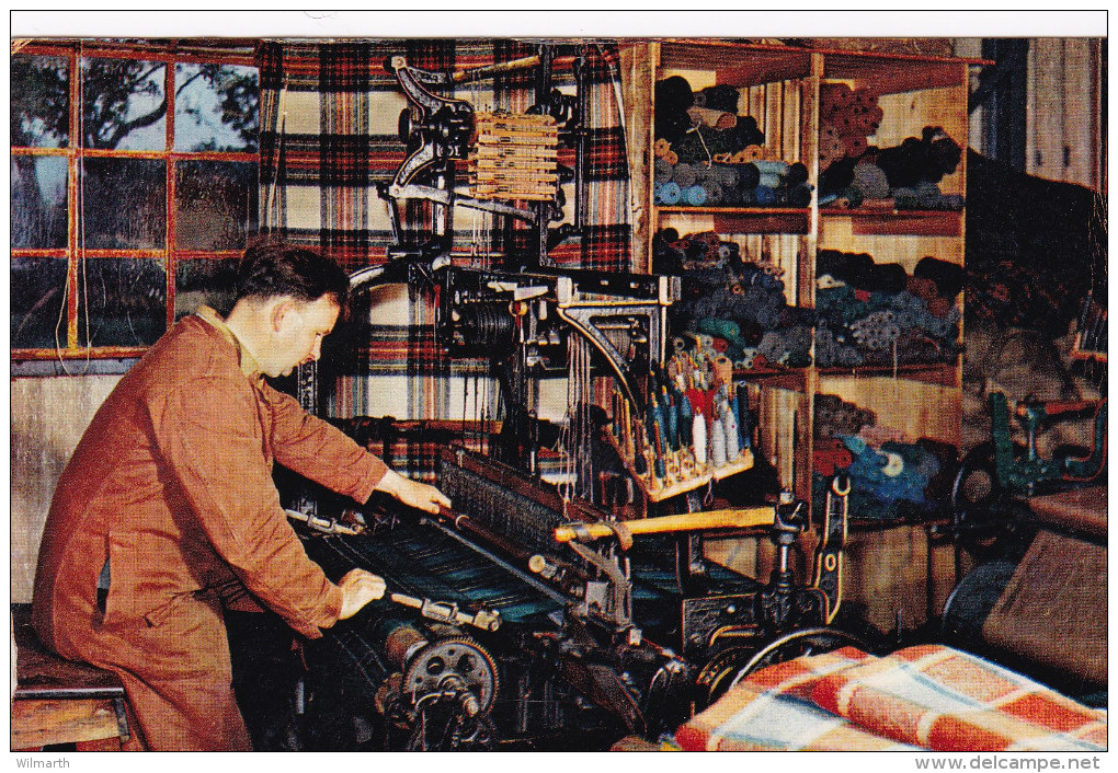 Brora - Weaving Tartan In A Highland Village (about 1960) - Sutherland