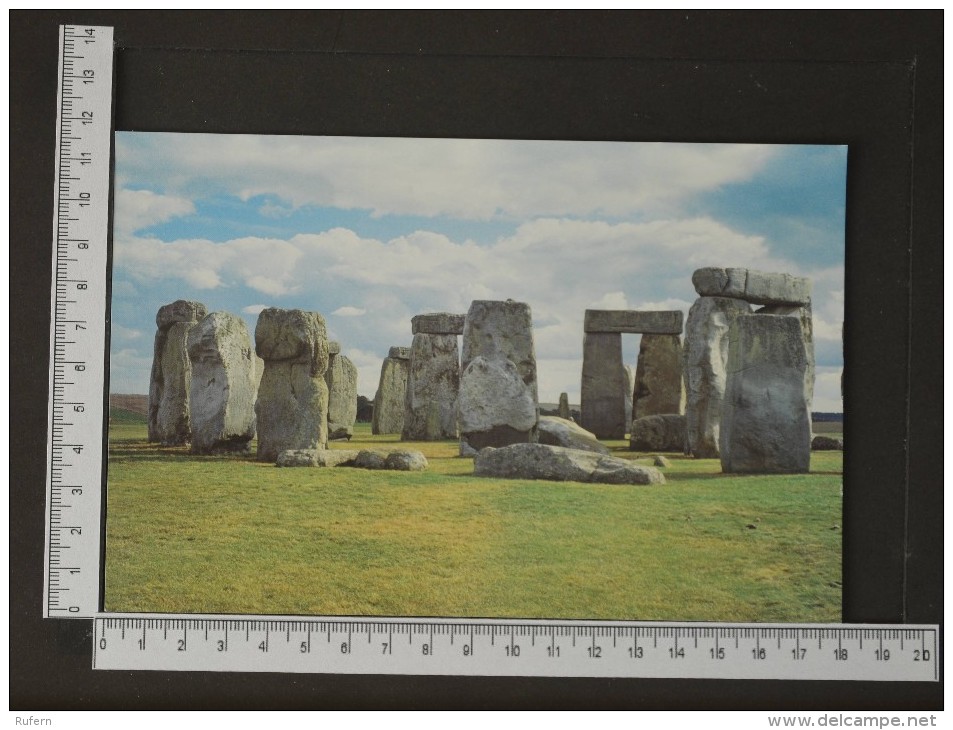 STONEHENGE - GREAT BRITAIN - 2 Scans (Nº10717) - Stonehenge