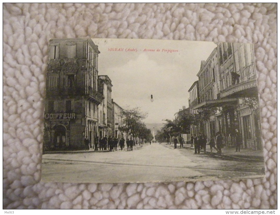 A250. CPA.  11 .  SIGEAN.  Avenue De Perpignan.  Beau Plan Animé. écrite & Voyagée 1913 - Sigean