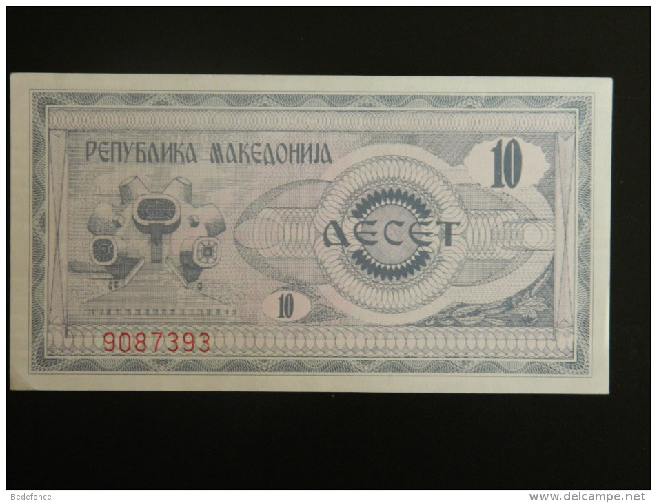 Billet - Macédoine - Valeur Faciale : 10 Denari - 1992 - Jamais Circulé - Motif : Récolte Du Tabac - "Makedonium", Kruše - Macédoine Du Nord