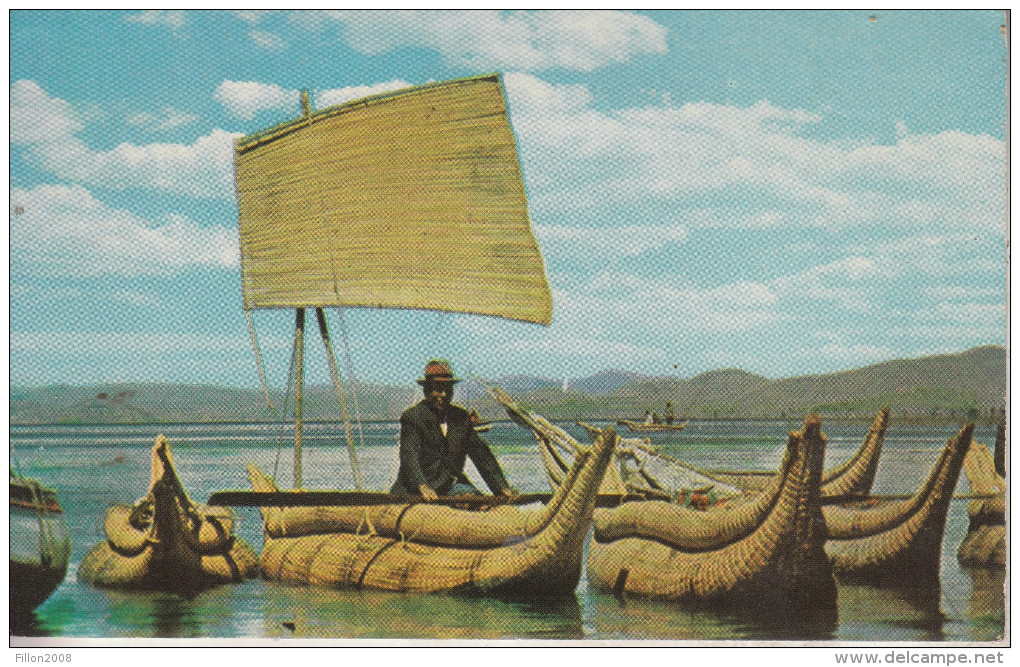 BOLIVIE -   Balzas De Totora - Lago Titicaca - Bolivie