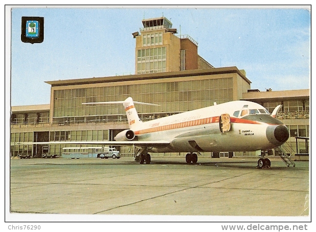 CPM Espagne MADRID Aéroport De Barajas Aeopuerto Avion Compagnie IBERIA Navette Bus Airport Airplane - Aérodromes