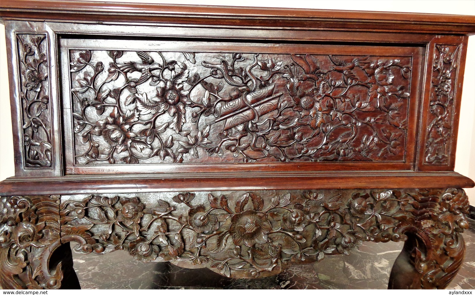 CINA (China): Old and fine Chinese desk table carved in hardwood (Rosewood ?)