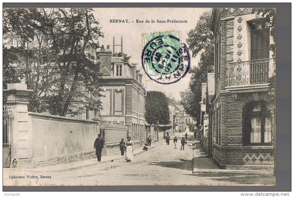 BERNAY . Rue De La Sous - Préfecture . - Bernay