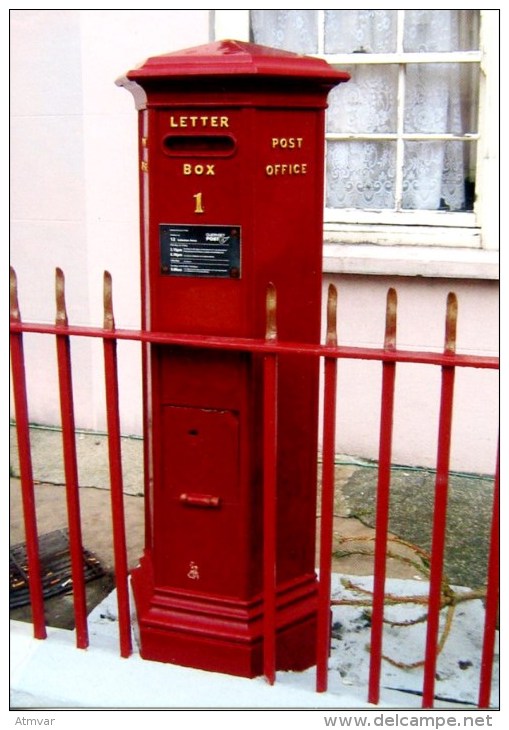 Postcard. GUERNSEY - The Union Street Pillar Box (1853) - Oldest Letter Box, Buzon, Briefkasten, Boîte Lettres - Correos & Carteros