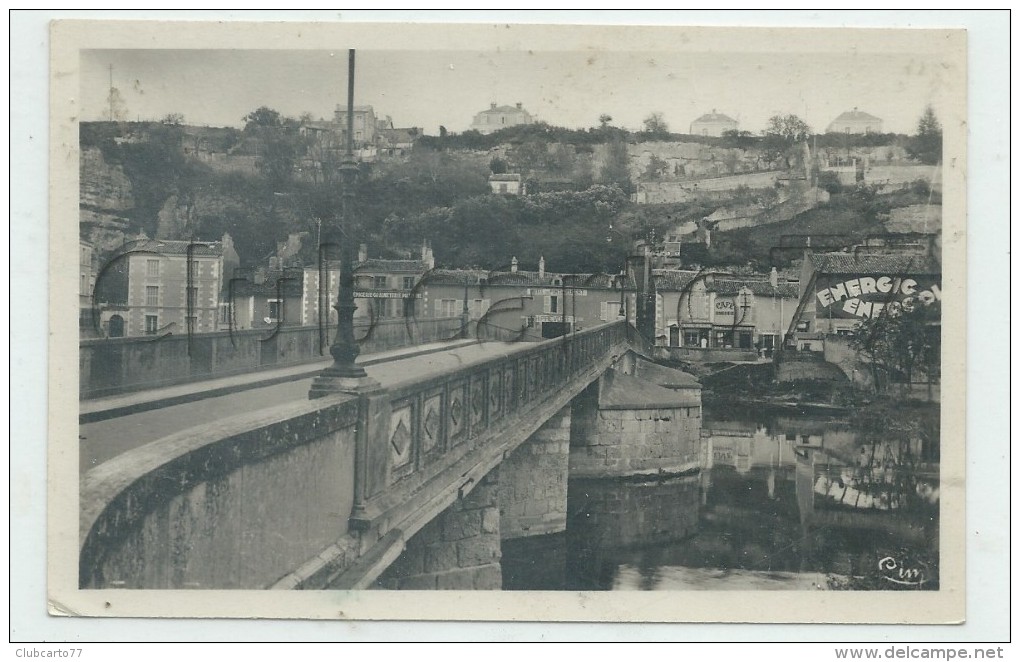 Poitiers (86)  : Le Pont Joubert Et Vue Sur Le Café Ribaudière En 1955 PF. - Saint Benoit